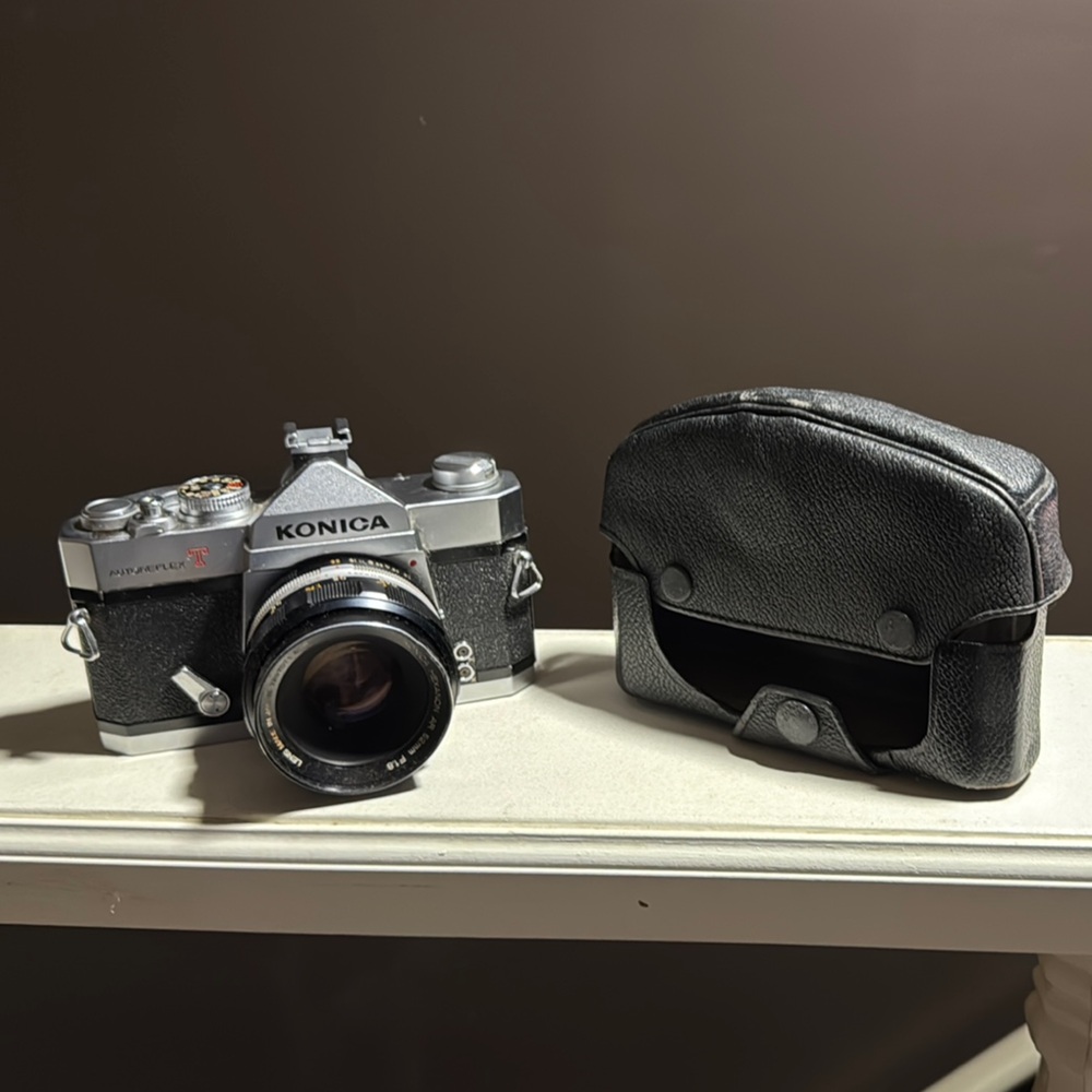 Nica Film Camera - Silver and Black
